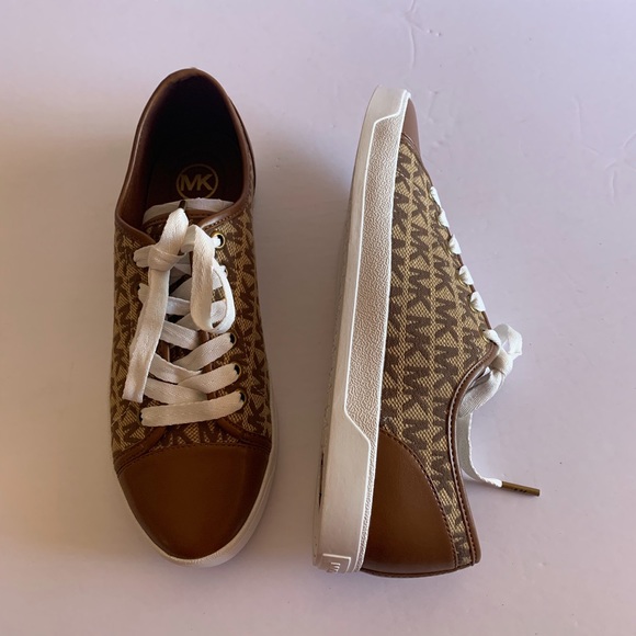 michael kors sneakers beige